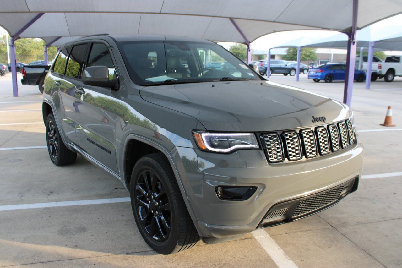 Used 2020 Jeep Grand Cherokee Altitude AWD/4WD image 8