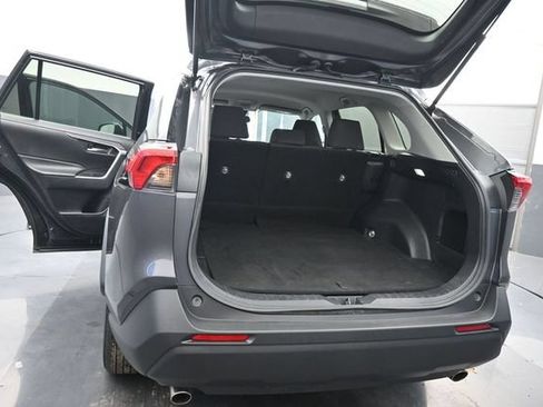 Used 2022 Toyota RAV4 LE FWD image 8