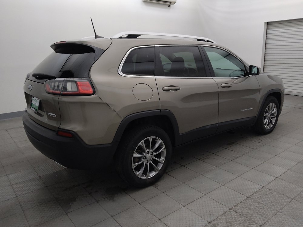 Used 2019 Jeep Cherokee Latitude Plus w/ Cold Weather Group FWD image 10