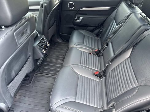 Certified 2024 Land Rover Discovery Dynamic SE AWD/4WD image 16