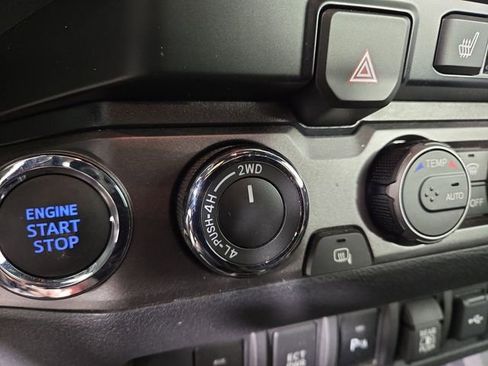 Used 2023 Toyota Tacoma TRD Off-Road w/ TRD Premium Off Road Package image 29