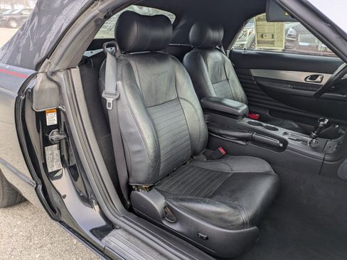 Used 2003 Ford Thunderbird image 14