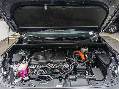 Certified 2023 Toyota RAV4 SE image 28