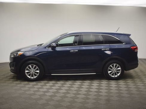 Used 2016 Kia Sorento LX image 9