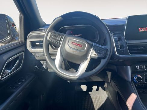 Used 2023 GMC Yukon SLT w/ SLT Premium Package AWD/4WD image 12