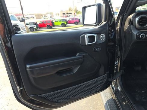 Used 2021 Jeep Wrangler Unlimited Sport w/ Sun And Sound Package AWD/4WD image 13