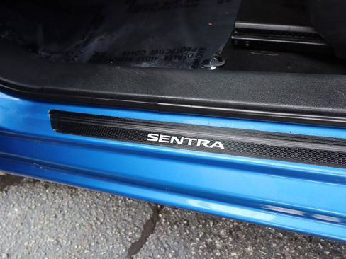 Used 2022 Nissan Sentra SR w/ Electronics Package FWD image 36