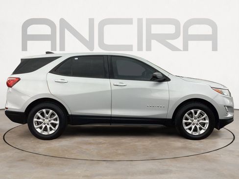 Used 2018 Chevrolet Equinox LS image 15
