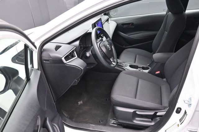 Used 2025 Toyota Corolla LE FWD image 25