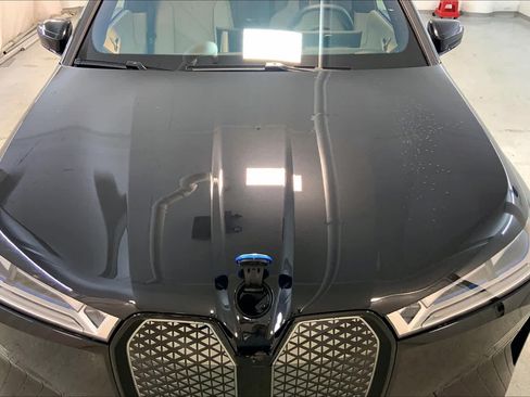 New 2024 BMW iX xDrive50 w/ Premium Package AWD/4WD image 16