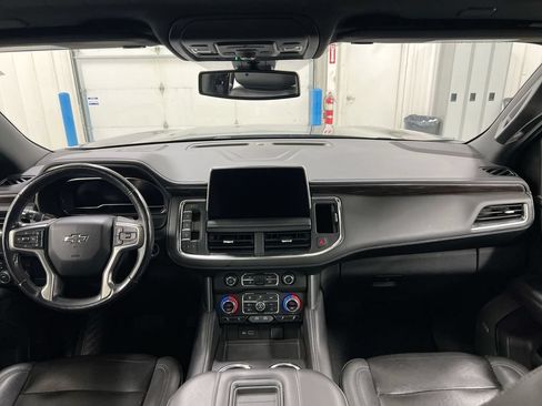 Used 2022 Chevrolet Tahoe Z71 w/ Luxury Package AWD/4WD image 10