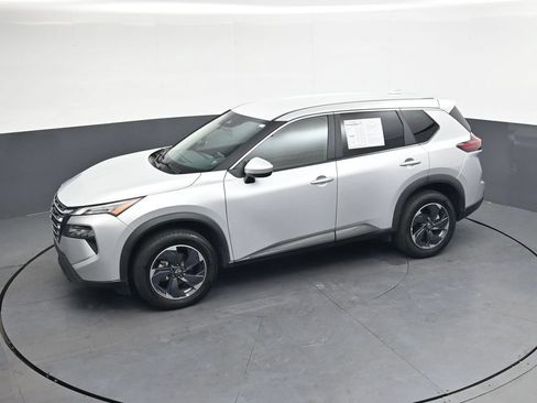 Used 2025 Nissan Rogue SV FWD image 31
