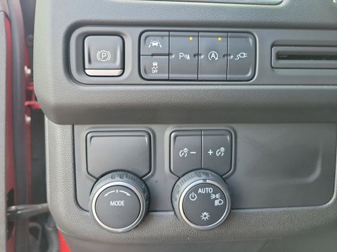 Used 2021 Chevrolet Tahoe RST w/ Luxury Package image 29