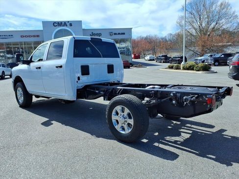 New 2026 RAM 3500 Tradesman w/ Chrome Appearance Group A AWD/4WD image 7