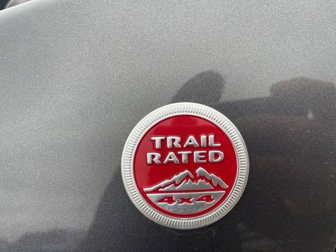 Used 2022 Jeep Cherokee Trailhawk w/ Sun & Sound Group image 24