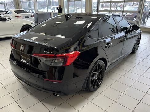 Used 2023 Honda Civic Sport image 11