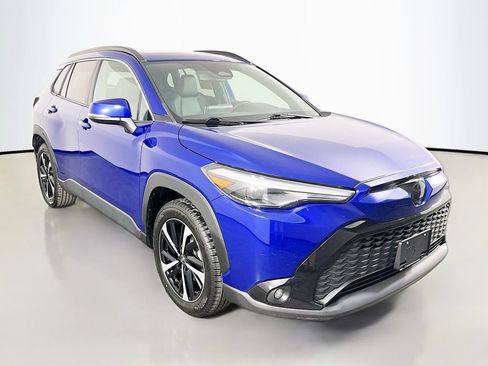 Used 2024 Toyota Corolla Cross AWD Hybrid w/ Convenience Package image 4