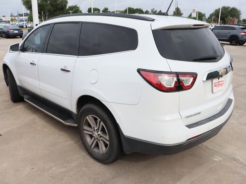 Used 2017 Chevrolet Traverse LT FWD image 5
