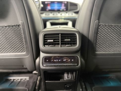 Used 2023 Mercedes-Benz GLS 580 GLS 580 image 34