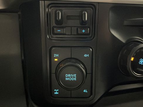 Used 2023 Ford F250 XLT w/ XLT Premium Package AWD/4WD image 28