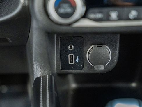 Used 2019 Nissan Kicks SV image 20