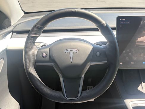 Used 2022 Tesla Model Y Performance AWD/4WD image 12