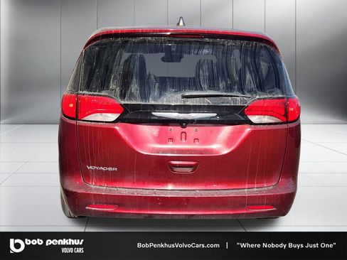 Used 2023 Chrysler Voyager LX image 6