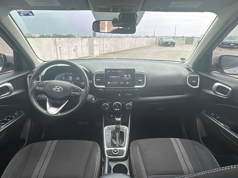 Used 2024 Hyundai Venue SEL FWD image 22