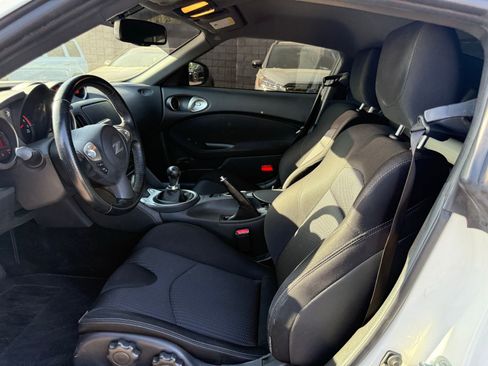 Used 2020 Nissan 370Z Coupe image 10