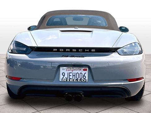 Used 2024 Porsche 718 Boxster RWD image 7