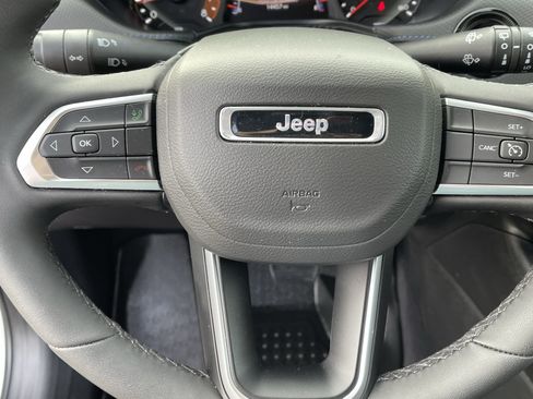 Used 2025 Jeep Compass Latitude w/ Altitude Special Edition AWD/4WD image 19