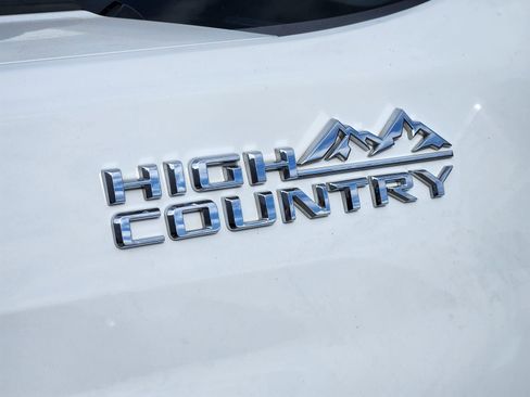 Used 2021 Chevrolet Silverado 3500 High Country image 13