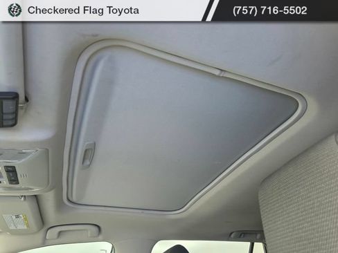 Used 2022 Toyota RAV4 XLE w/ Convenience Package FWD image 10