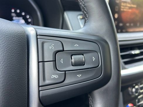 Used 2023 GMC Yukon XL SLT w/ SLT Premium Package RWD image 28