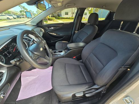 Used 2021 Chevrolet Malibu LS w/ LPO, Convenience Package 1 FWD image 10