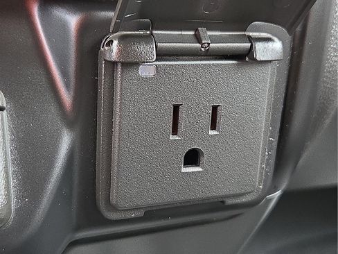 Used 2021 GMC Sierra 1500 SLT image 18