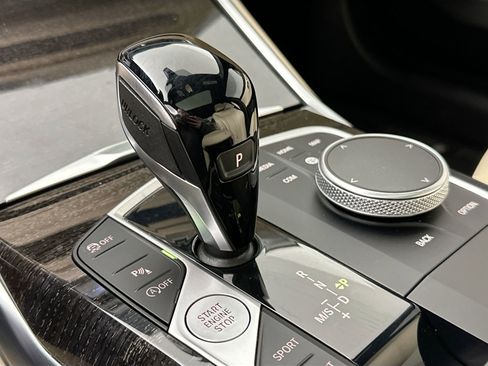 Certified 2022 BMW 330i Sedan w/ Driving Assistance Package image 17