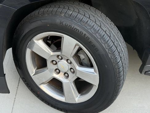 Used 2016 Chevrolet Suburban LS image 9