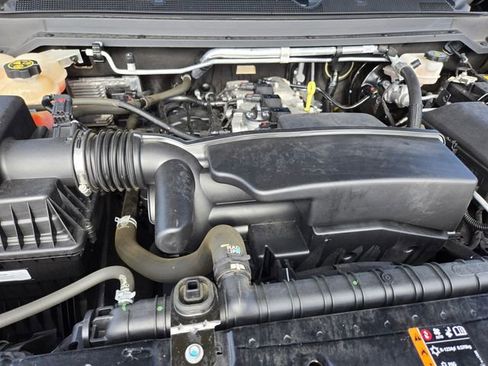 Used 2022 Chevrolet Colorado LT w/ Fleet Safety Package image 18