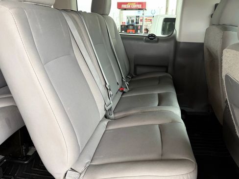 Used 2016 Nissan NV 3500 SV image 21