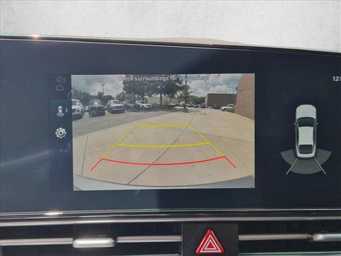 Used 2023 Hyundai Elantra Limited FWD image 21