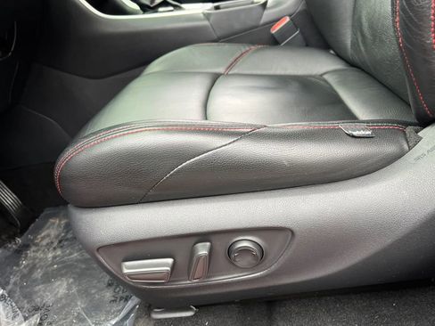 Used 2023 Toyota RAV4 SE image 15