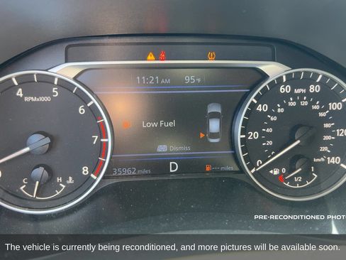 Used 2023 Nissan Altima 2.5 SR FWD image 16