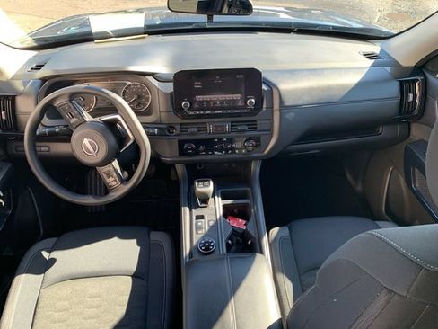 Used 2025 Nissan Pathfinder S AWD/4WD image 19