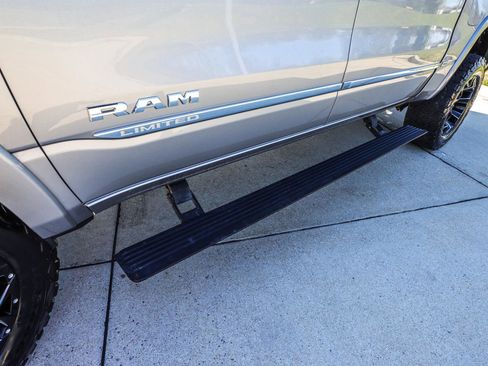 Used 2021 RAM 1500 Limited w/ Body Color Bumper Group image 18