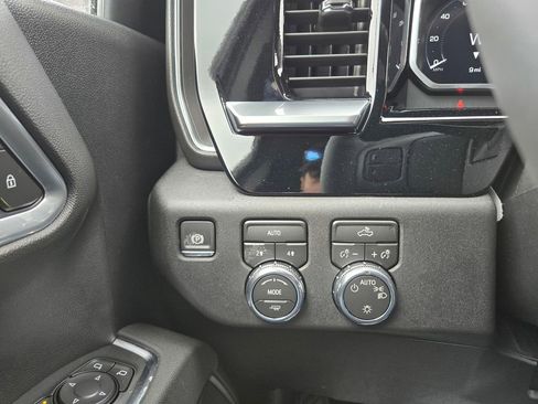 New 2026 GMC Sierra 1500 SLE w/ Preferred Package image 12