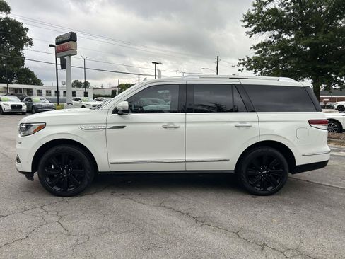 Certified 2023 Lincoln Navigator Reserve AWD/4WD image 8
