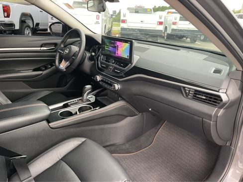 Used 2024 Nissan Altima 2.5 SR w/ SR Premium Package FWD image 27