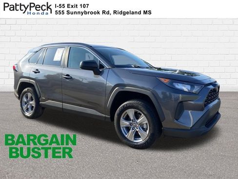 Used 2022 Toyota RAV4 LE AWD/4WD image 1