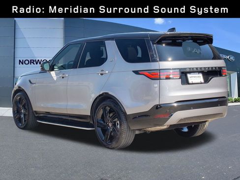 Used 2025 Land Rover Discovery Dynamic SE image 6